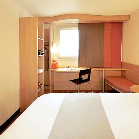 Hotel Ibis Barcelona Santa Coloma Santa Coloma de Gramanet Esterno foto
