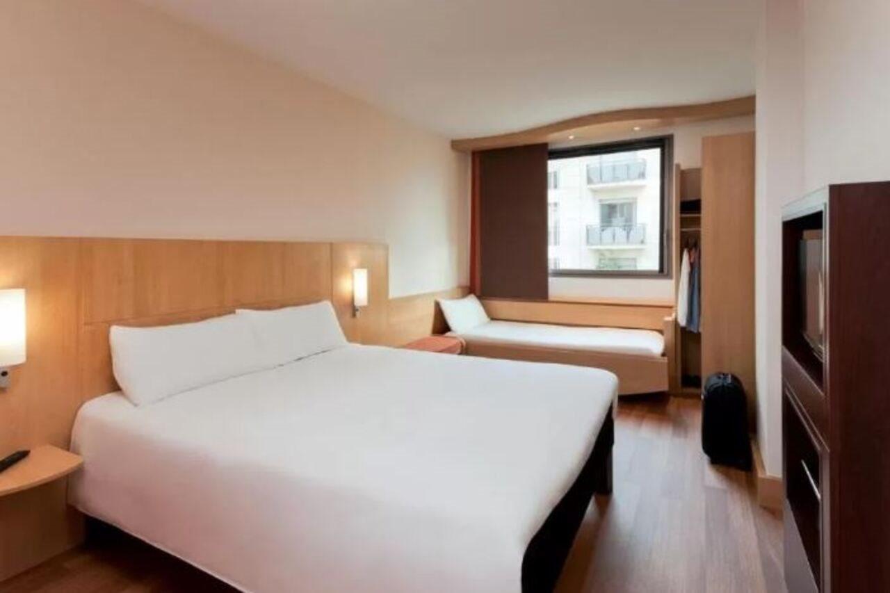 Hotel Ibis Barcelona Santa Coloma Santa Coloma de Gramanet Esterno foto