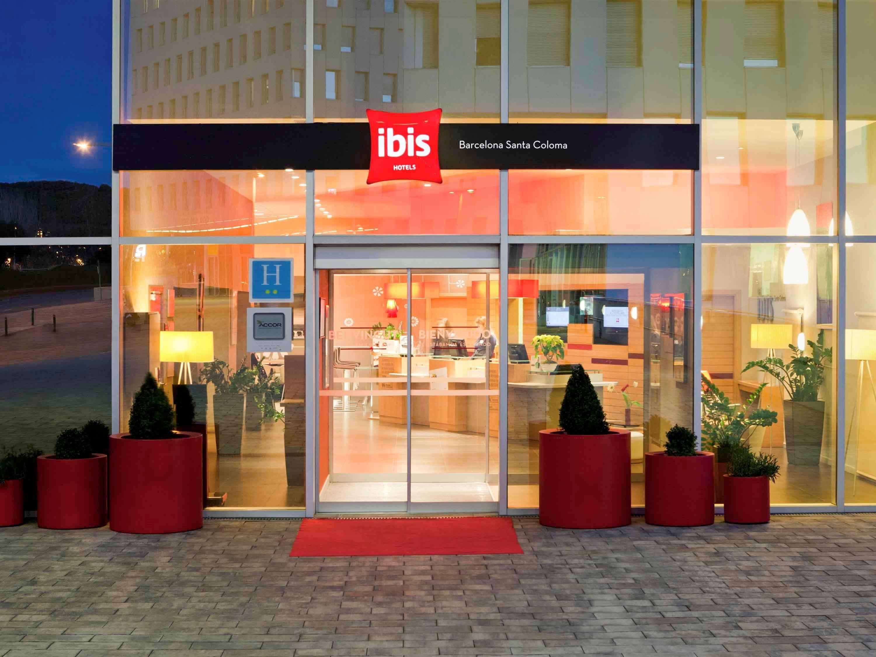 Hotel Ibis Barcelona Santa Coloma Santa Coloma de Gramanet Esterno foto