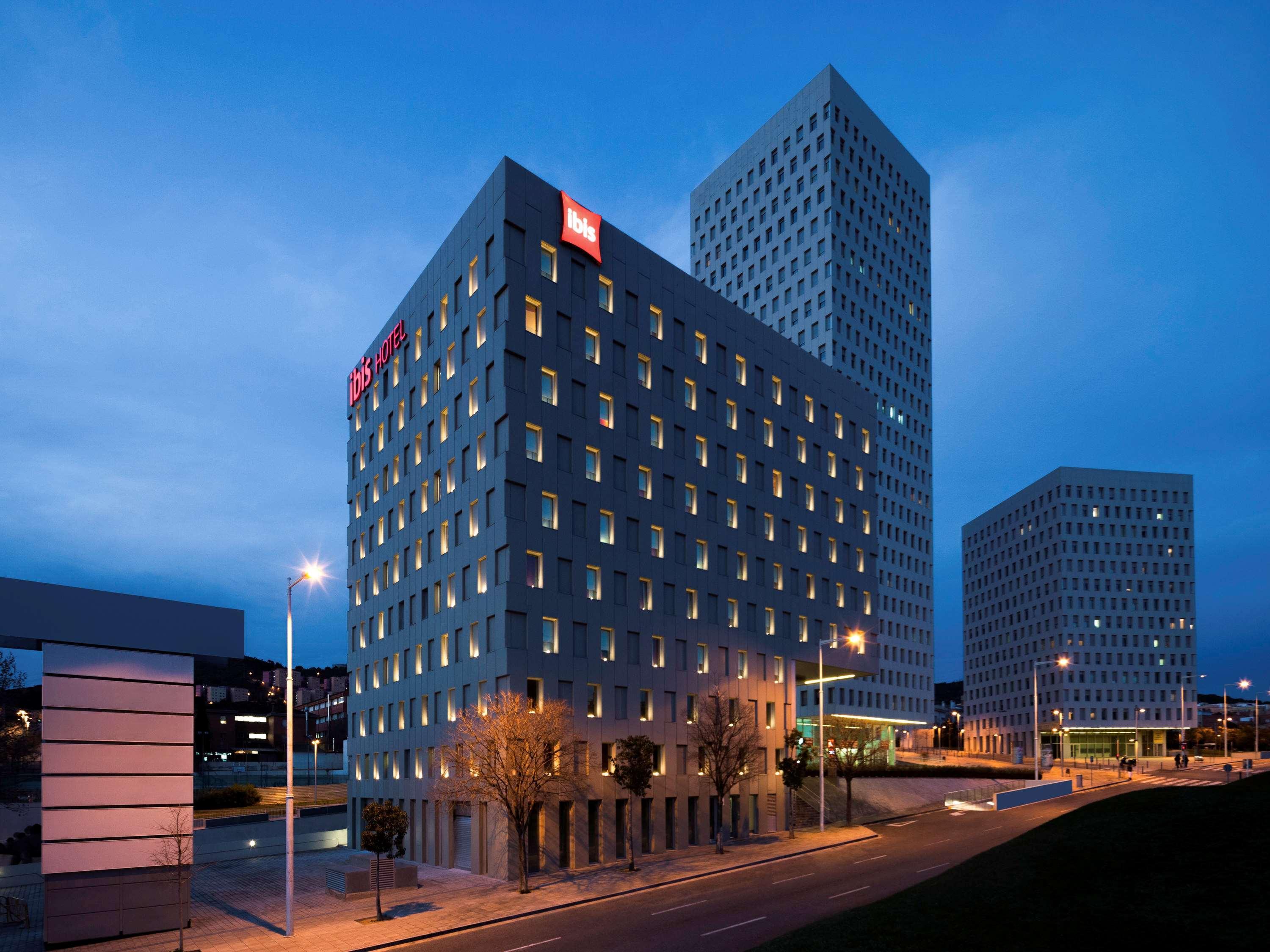 Hotel Ibis Barcelona Santa Coloma Santa Coloma de Gramanet Esterno foto