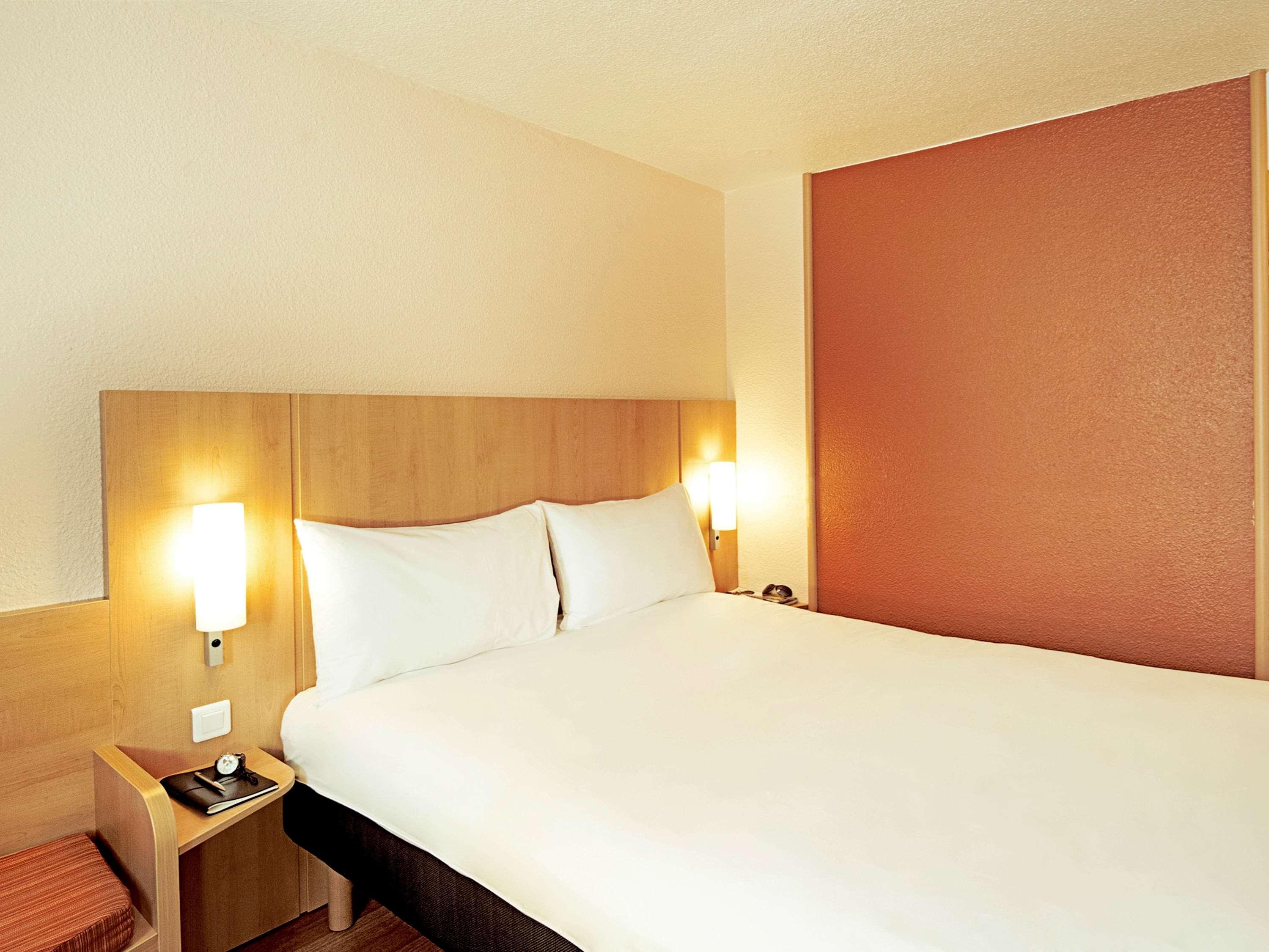 Hotel Ibis Barcelona Santa Coloma Santa Coloma de Gramanet Esterno foto
