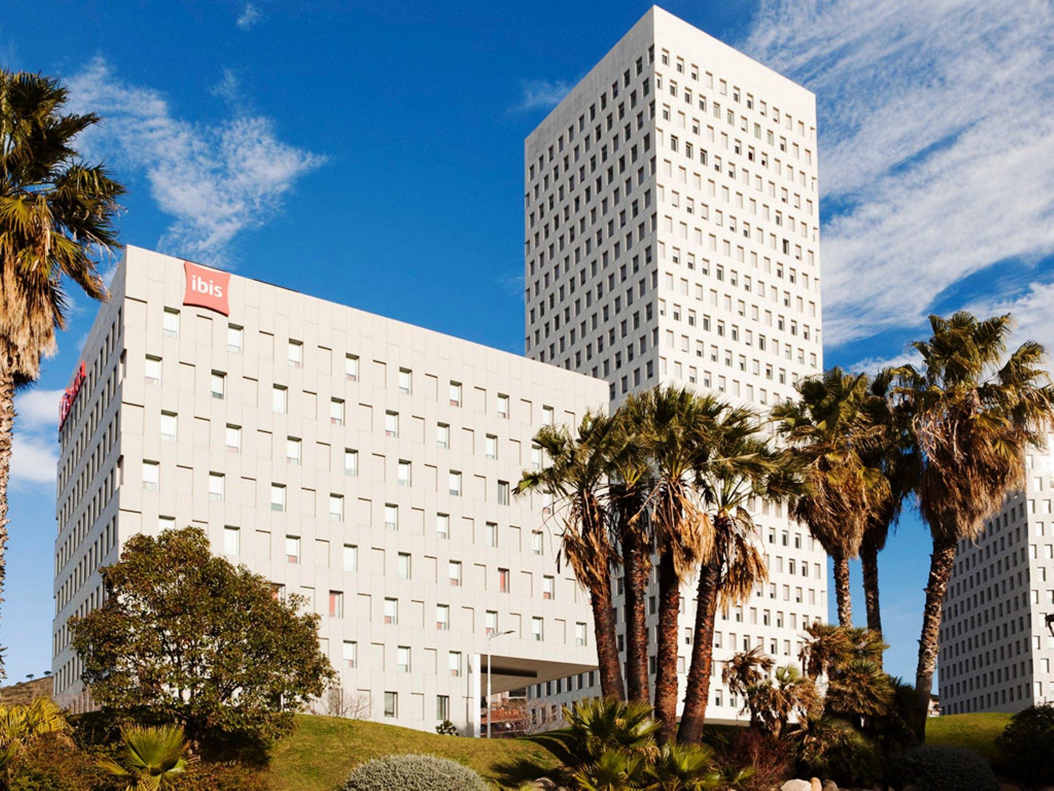 Hotel Ibis Barcelona Santa Coloma Santa Coloma de Gramanet Esterno foto