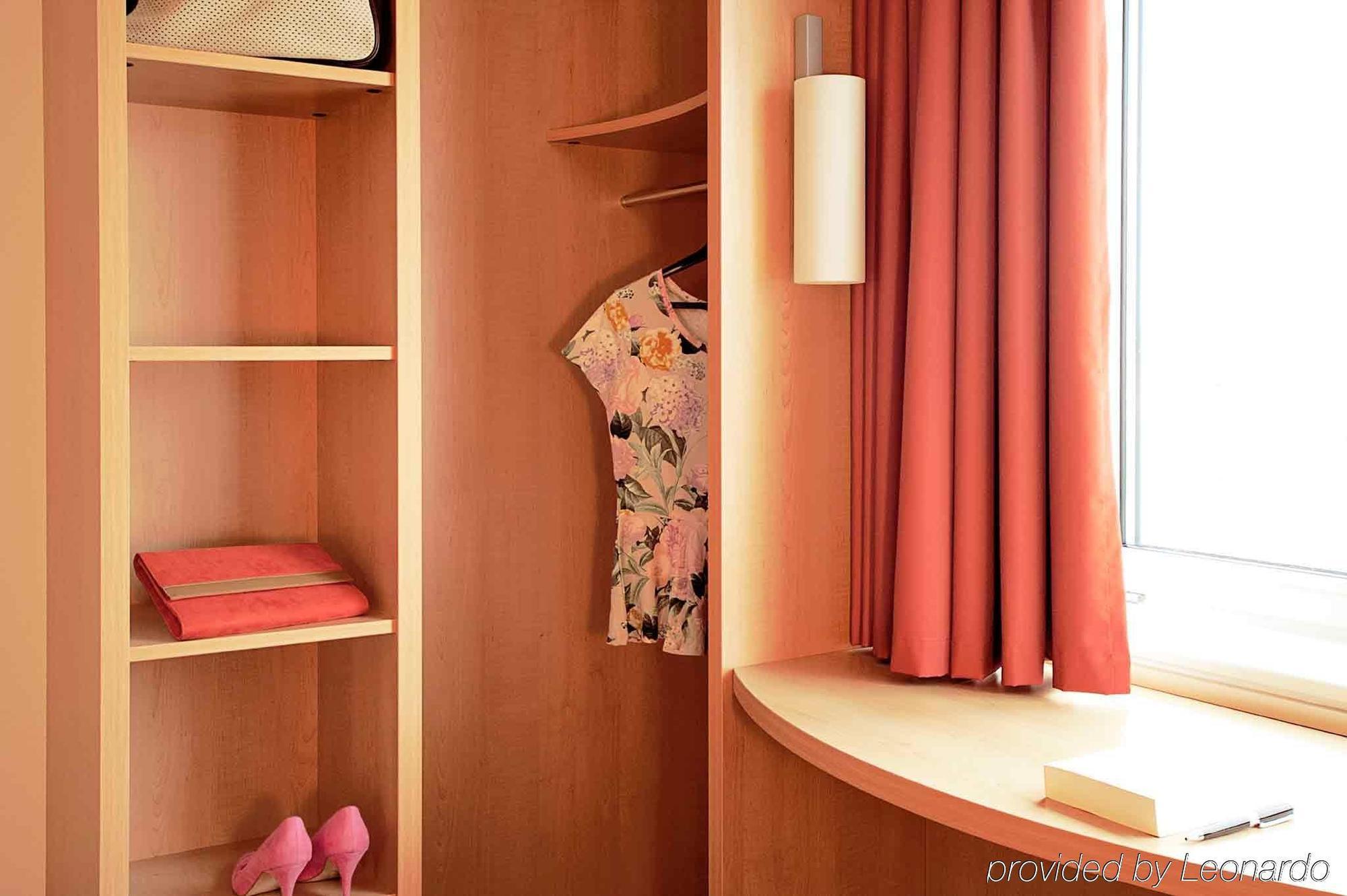 Hotel Ibis Barcelona Santa Coloma Santa Coloma de Gramanet Esterno foto
