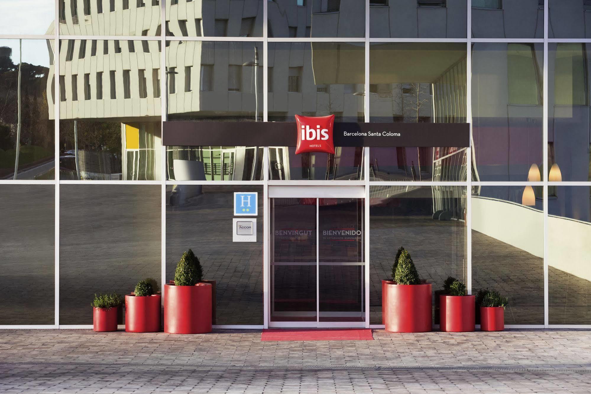 Hotel Ibis Barcelona Santa Coloma Santa Coloma de Gramanet Esterno foto