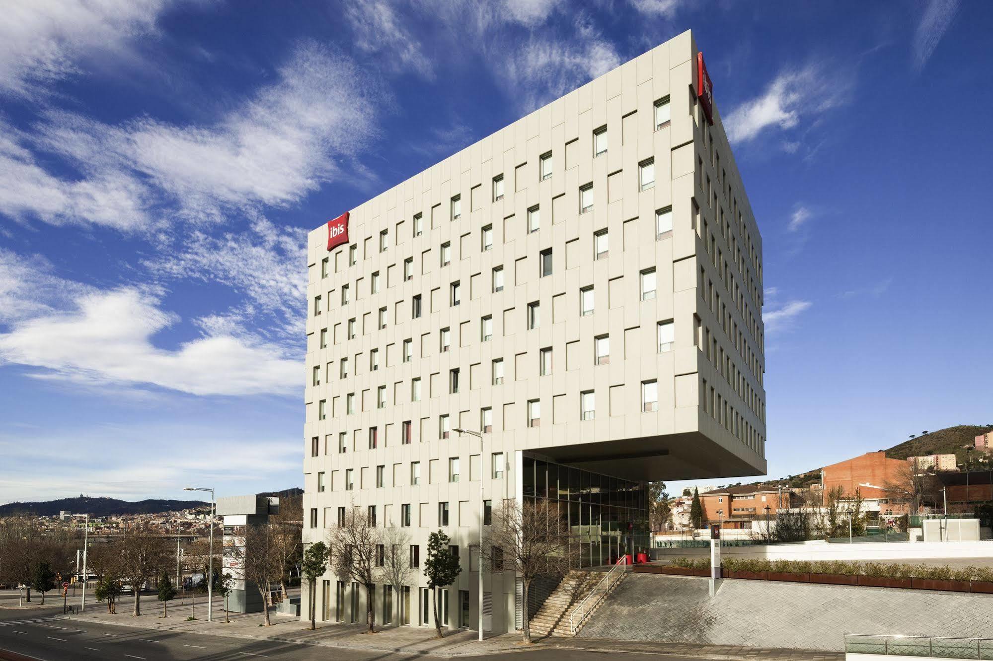 Hotel Ibis Barcelona Santa Coloma Santa Coloma de Gramanet Esterno foto