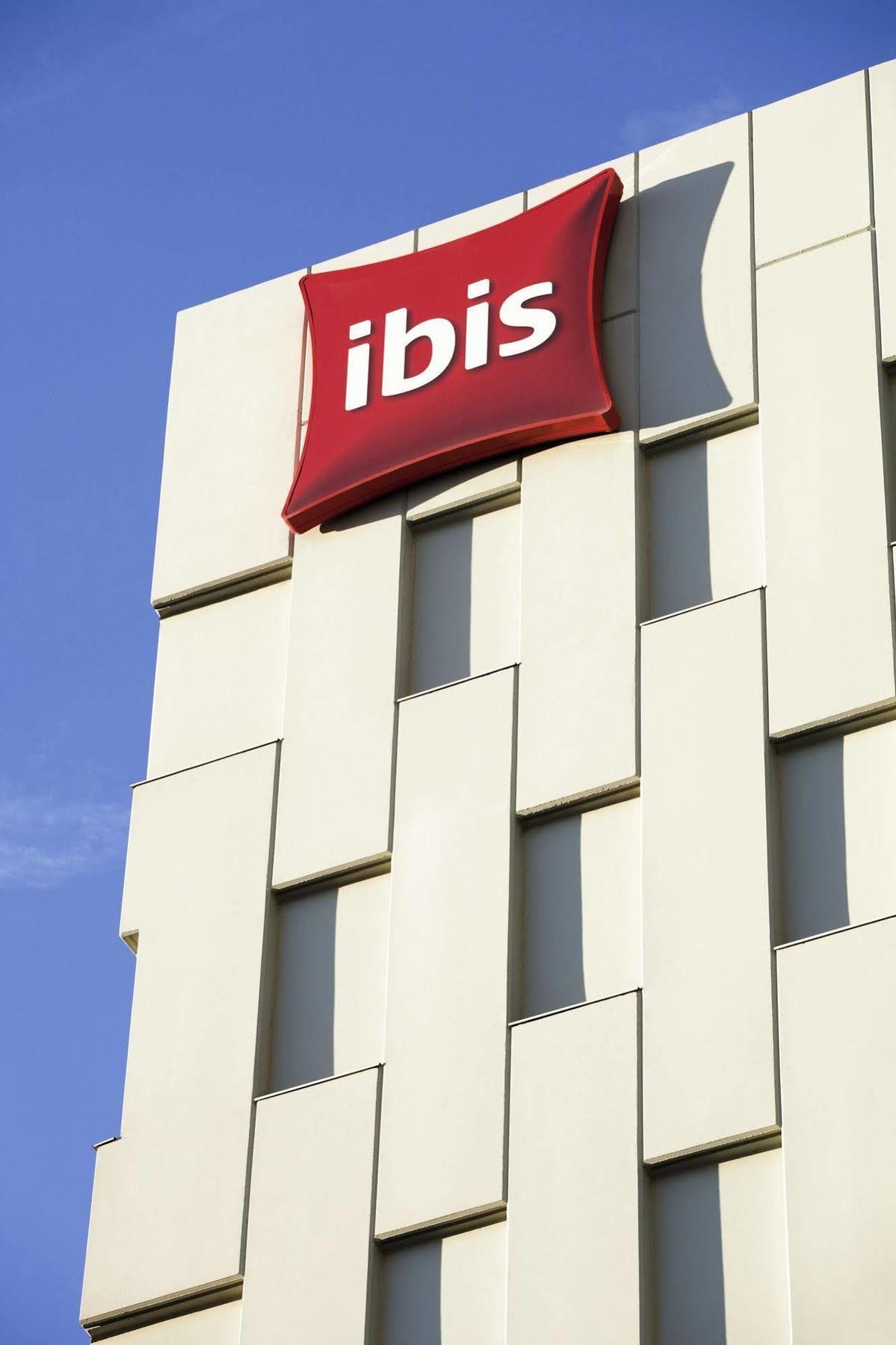 Hotel Ibis Barcelona Santa Coloma Santa Coloma de Gramanet Esterno foto